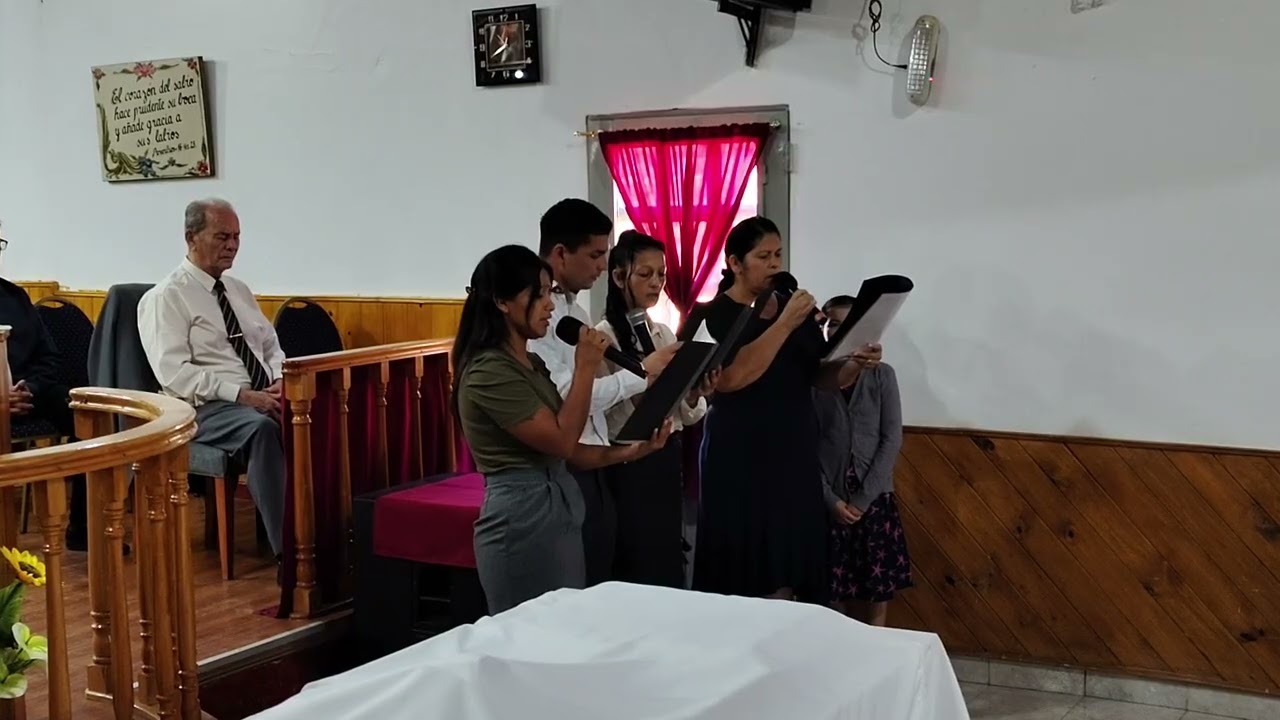 Rey usias. Unos Ferrari .Daniel gonzalez y margarita Ojeda iglesia asamblea de Dios Dios fuerte.