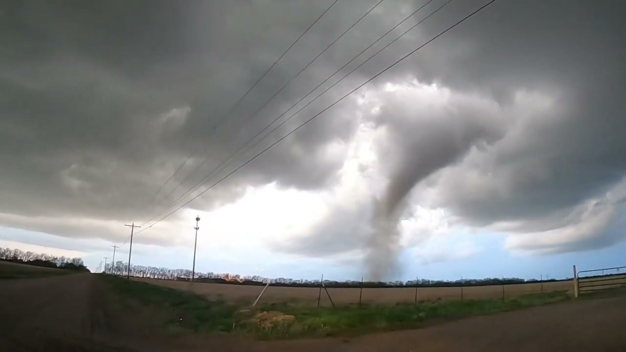 Storm Chaser Captures Formation of Destructive EF-3 Tornado in Andover, Kansas