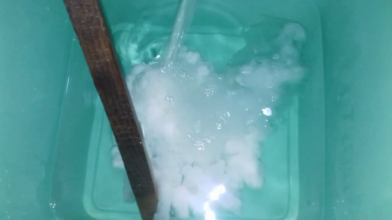 طريقة عمل الديتول فى 3 دقائق