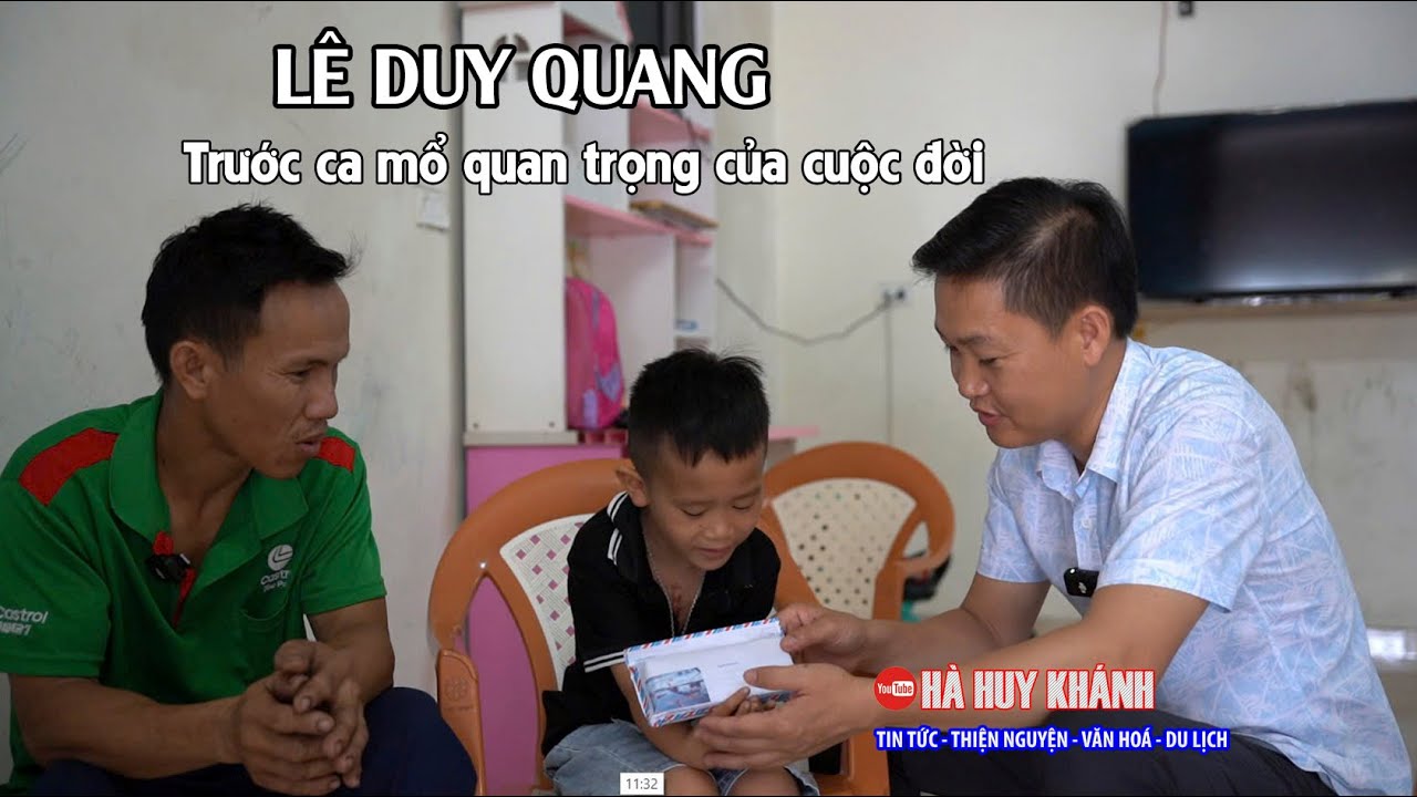 Lê Duy Quang đón nhận món quà nghĩa tình trước ca mổ quan trọng của cuộc đời.
