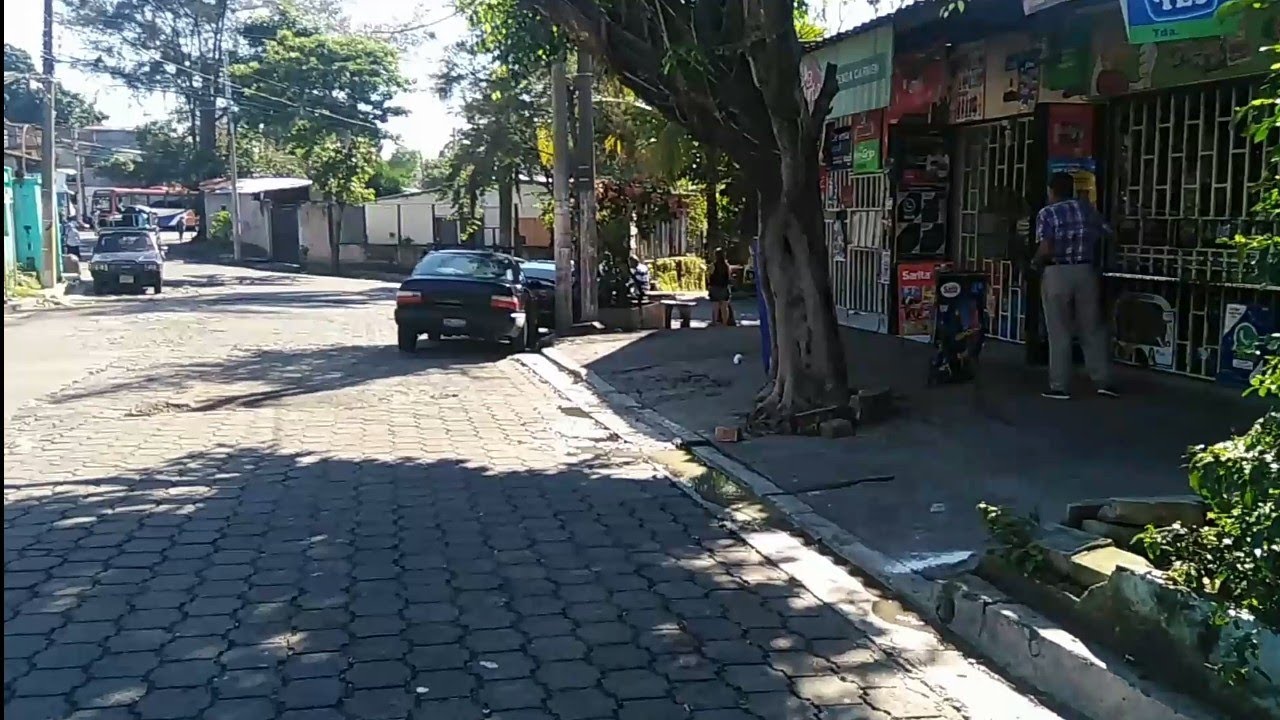 Caminando por la calle El Progreso de mejicanos El Salvador