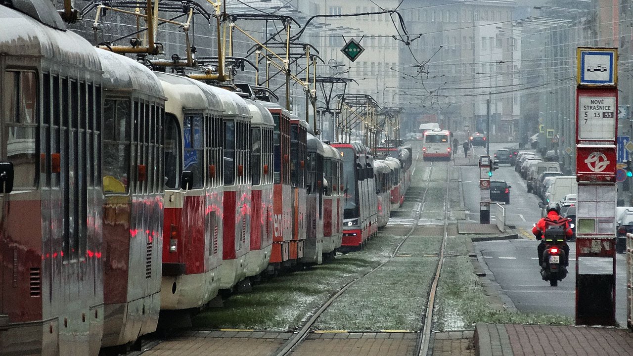 Ledová kalamita zastavila tramvaje