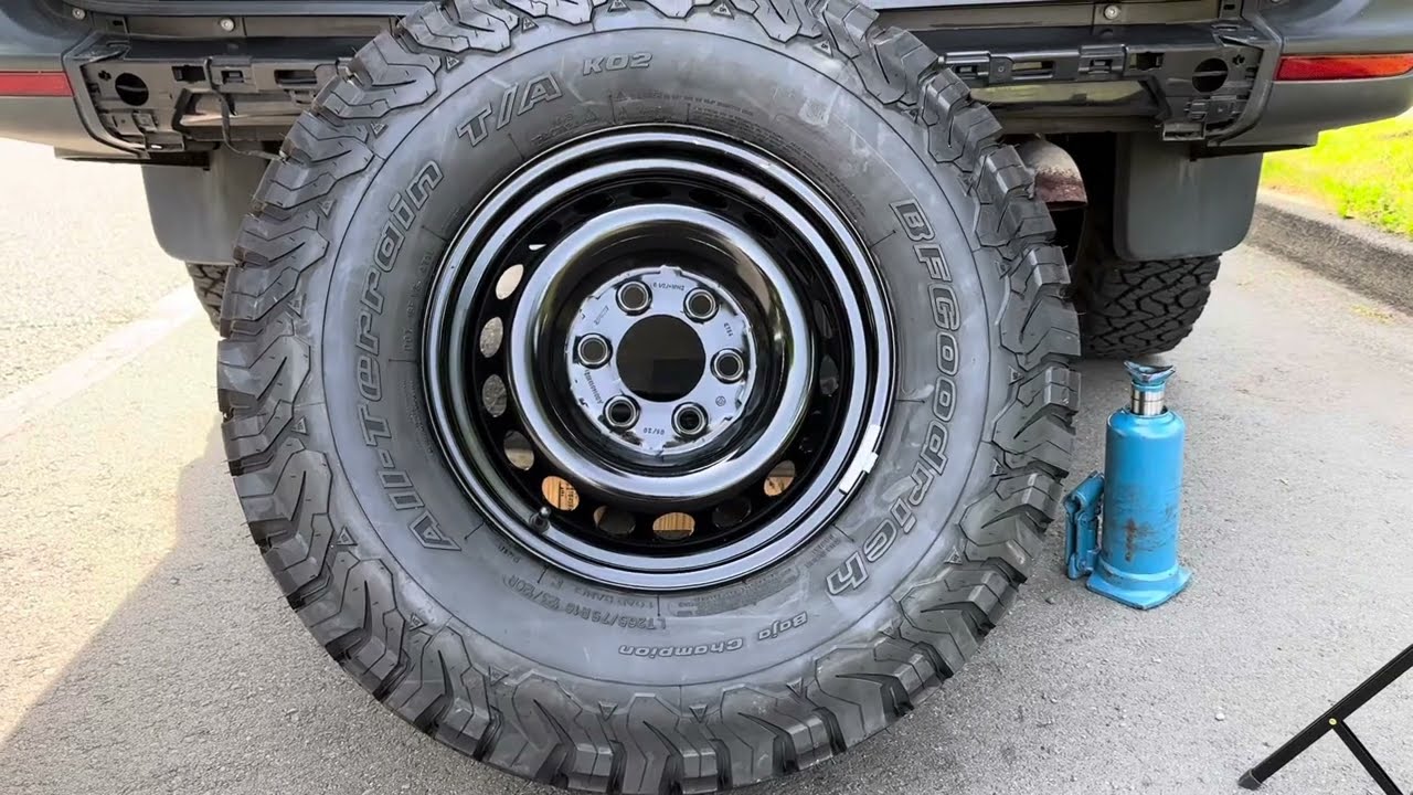 Installing a spare wheel Mercedes sprinter 4x4 