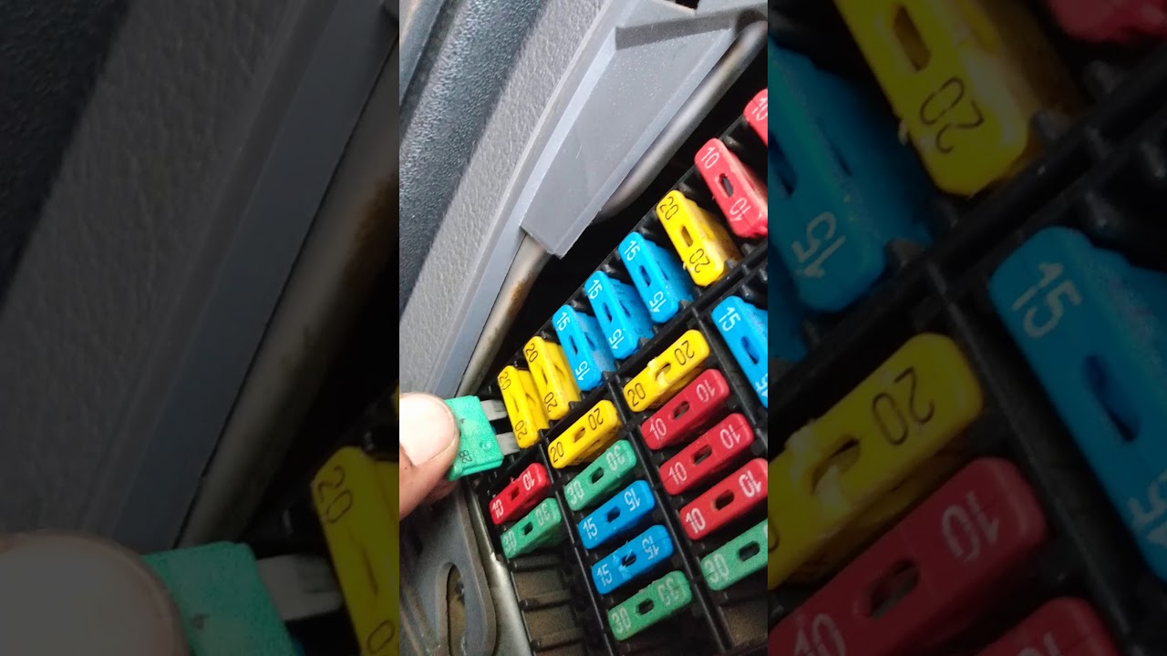 Luz amarela no Renault Clio, não apaga!