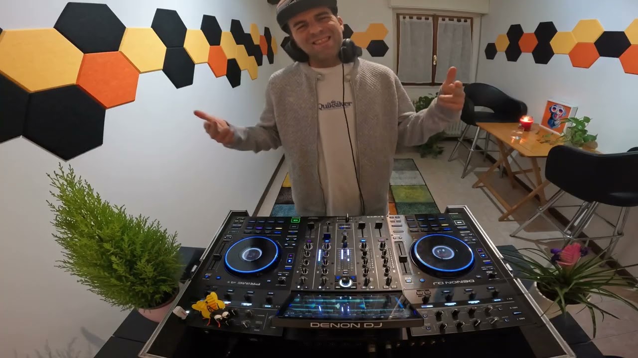 Sunday evening Mixtape 1 - Erika badu, Bob James, Action Bronson, Ashanti, Larry June....Enjoy!! 
