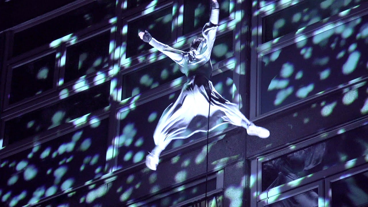 Substratum - Vertical Dance & Projection Mapping