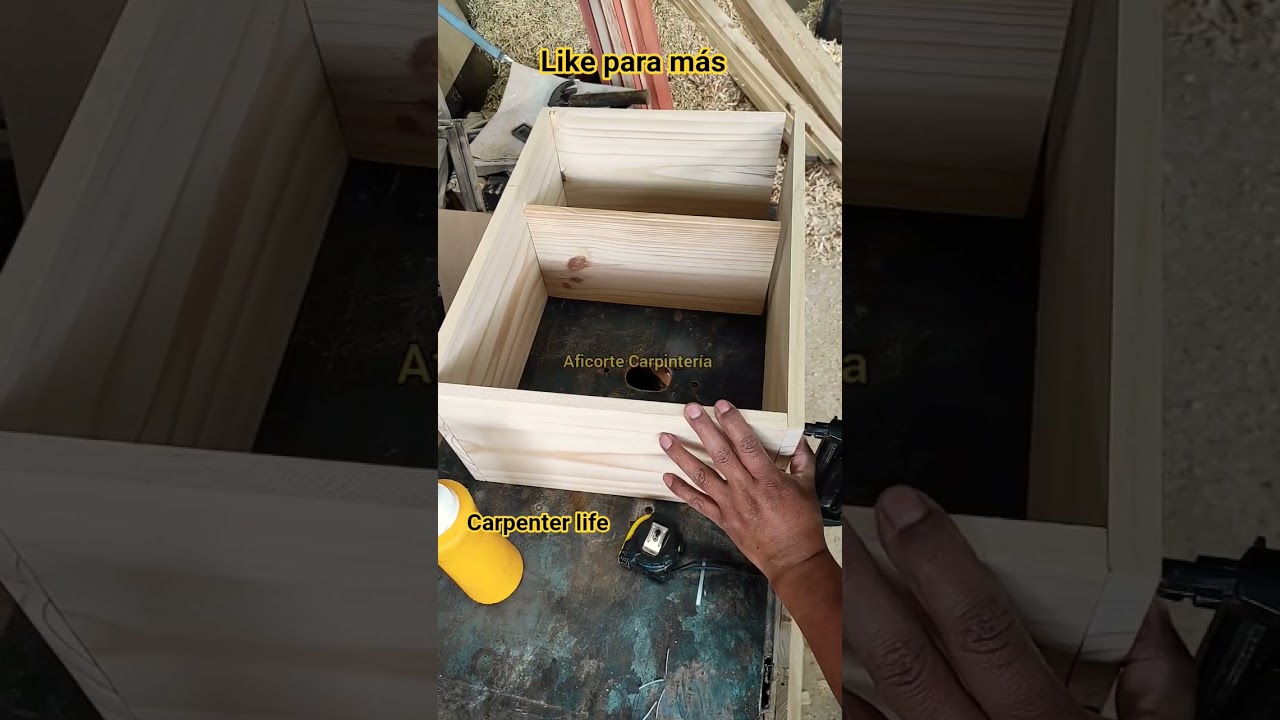 As&iacute; constru&iacute; un Botiqu&iacute;n en Madera 🤩 #carpenter #wood #mueblesmodernos #woodworking #wm