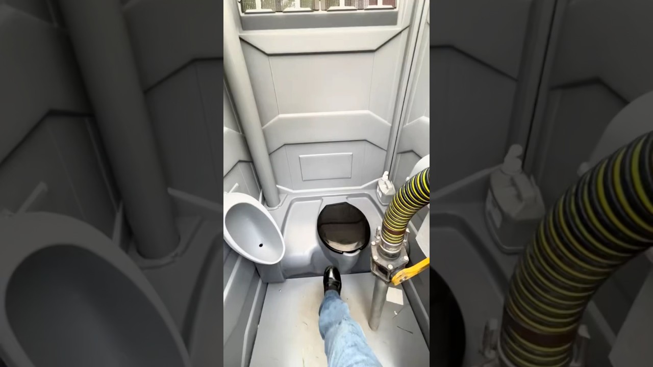 #cleaning #cleaningvideos #portapotty #foryou #scrubbing #portabletoilets
