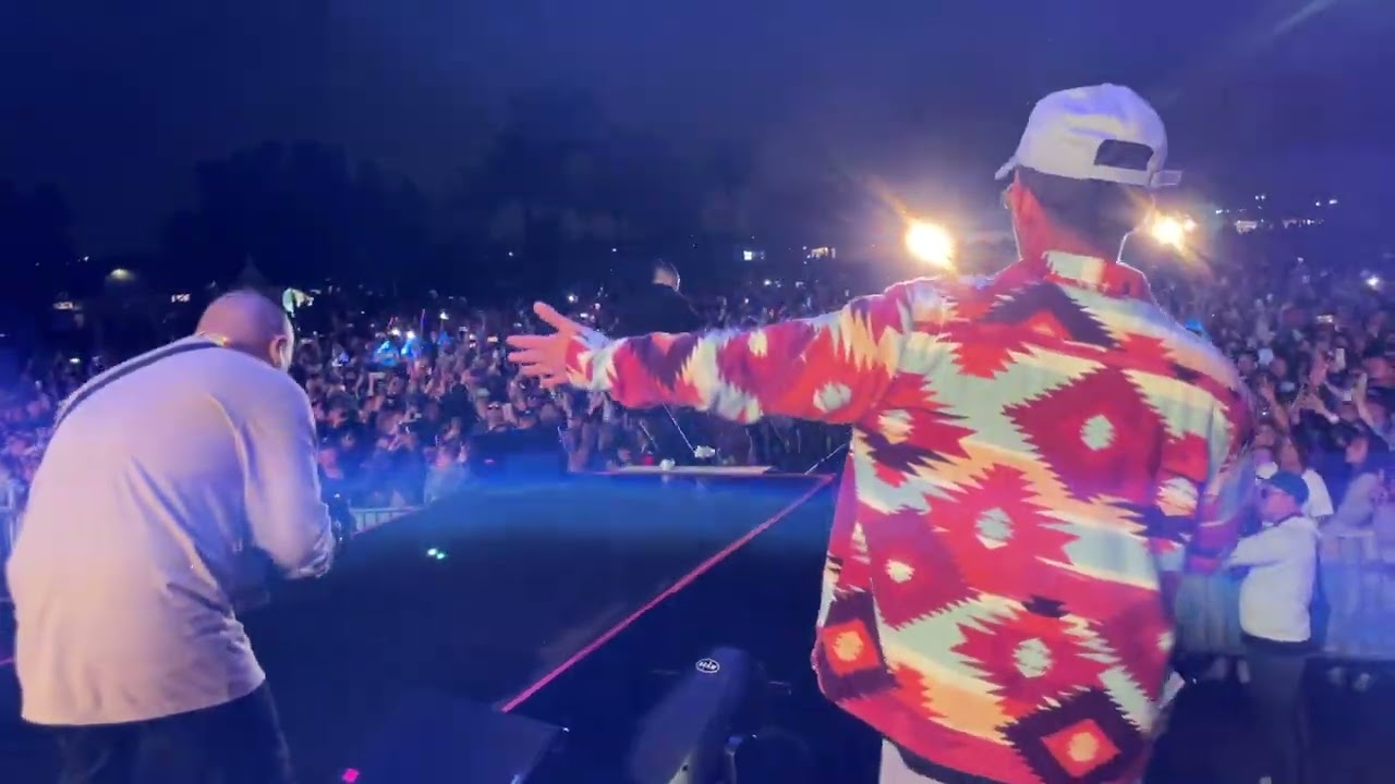 David Yang's Intro/Nkauj Hmoob America Performance (Live At Sabaidee Fest)