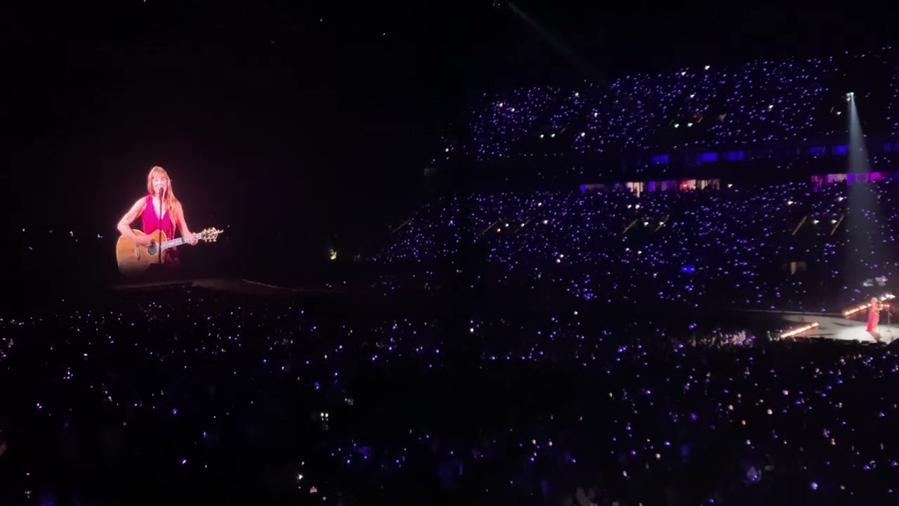 Taylor Swift - Paris acoustic - The Eras Tour