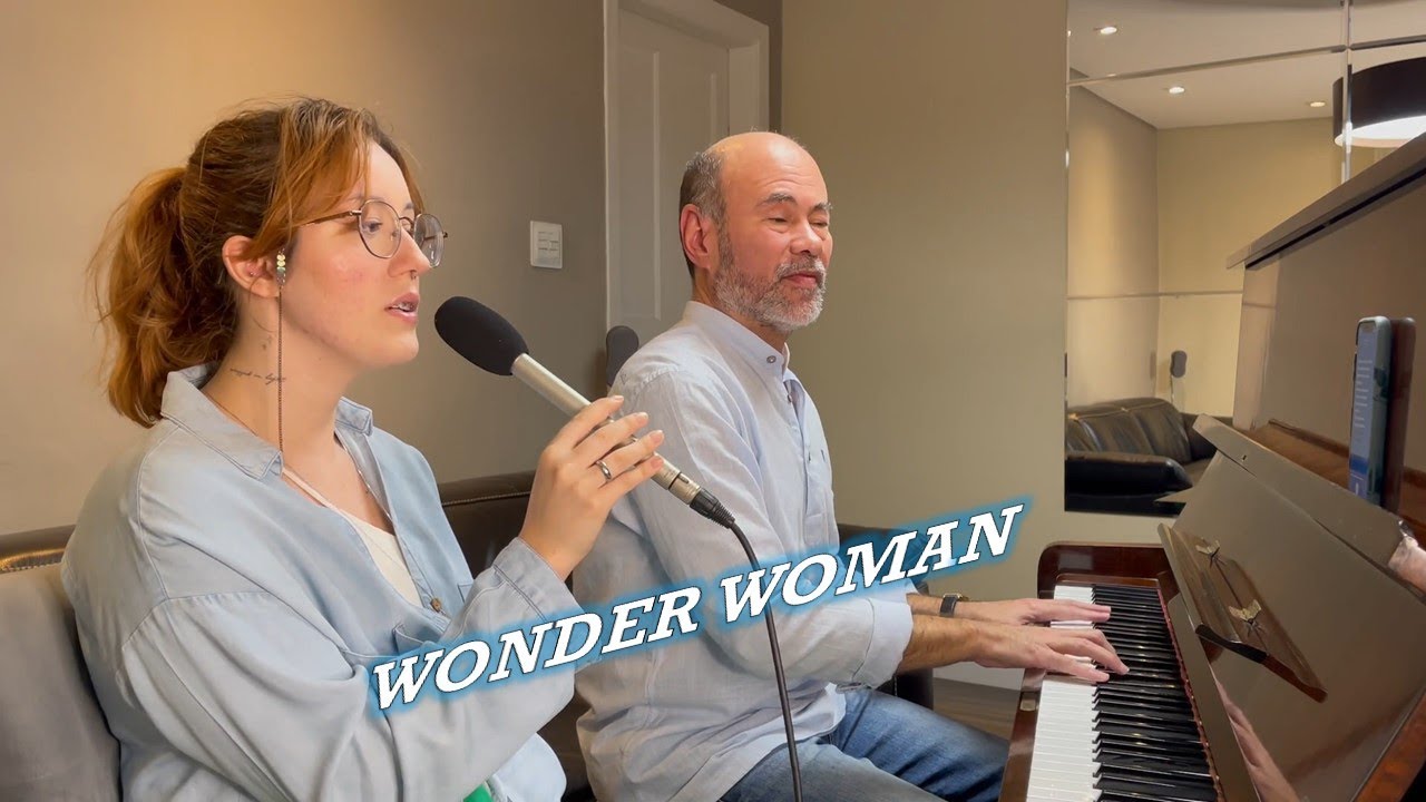 WONDER WOMAN - PIANO ARI PROT&Aacute;ZIO - VOZ STELLA ZENATTI