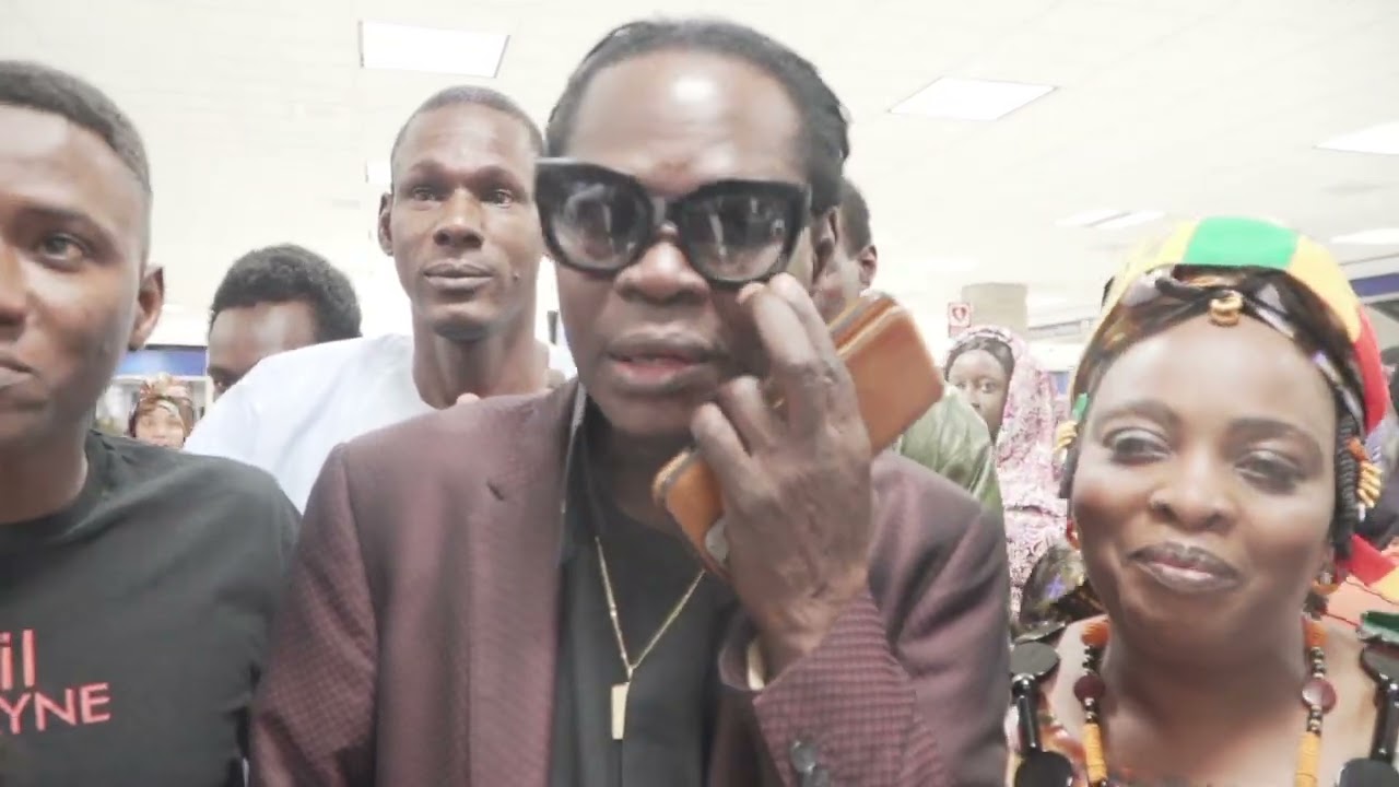 Senegalese community welcome Baaba Maal at Memphis Airport