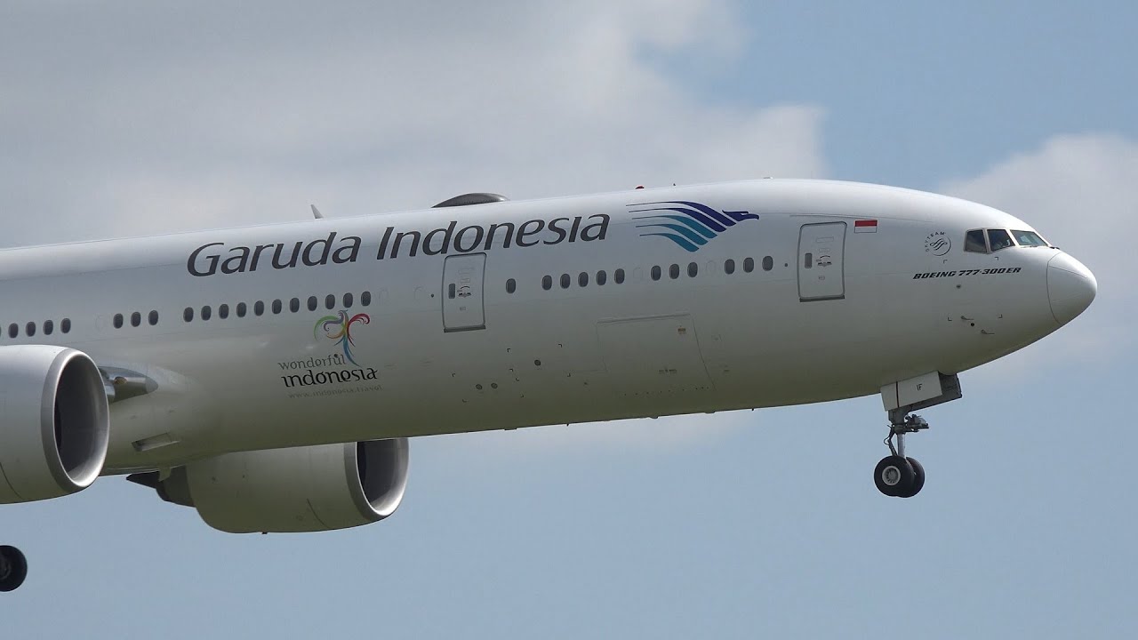 Garuda Indonesia Boeing 777-300ER PK-GIF Landing and Takeoff [NRT/RJAA]