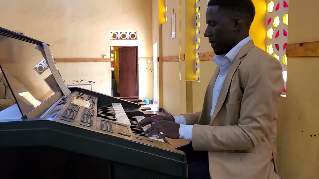 mazuri ktk NIRUHUSU YESU WANGU by KIDALUSO accompanied by D.WASONGA'S interlude🤗🔥🎹