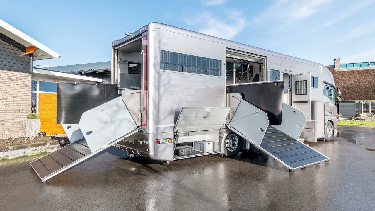 RR3 Horse Trucks