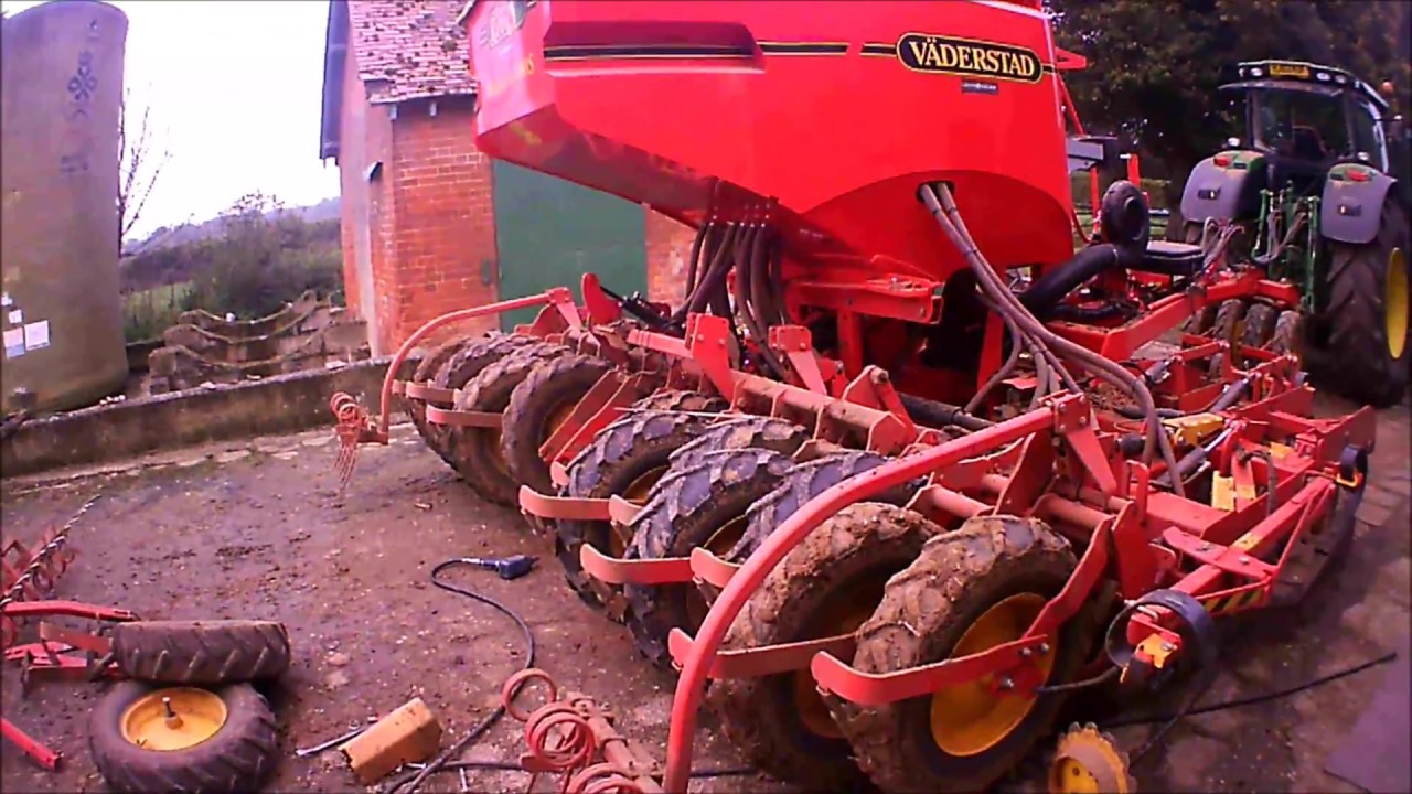 changing tyres on the drill part 1 Vaderstad Rapid A 400S