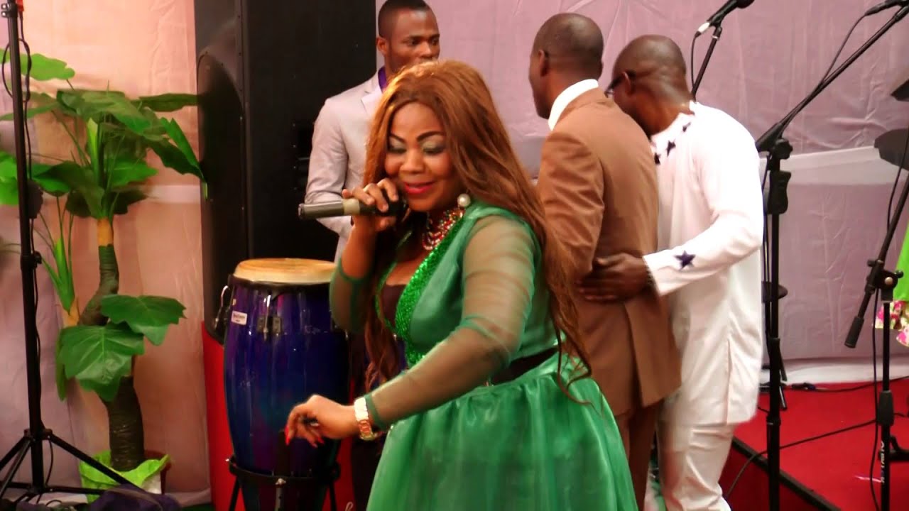 Praises by Gifty Osei 2015 in Italy