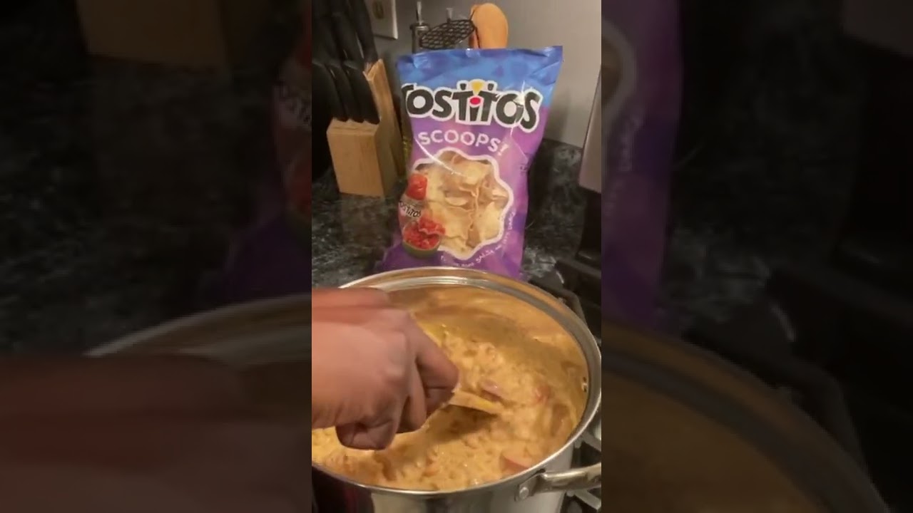 Quick, Easy, & Delicious! #food #rotel #dip #yummy #cooking #youtubeshorts #youtube #tostitos