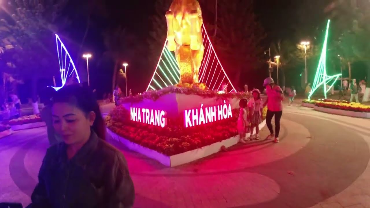 12.02.2026, NHA TRANG NGÀY & ĐÊM 25 THÁNG CHẠP, TẾT BÍNH NGỌ!