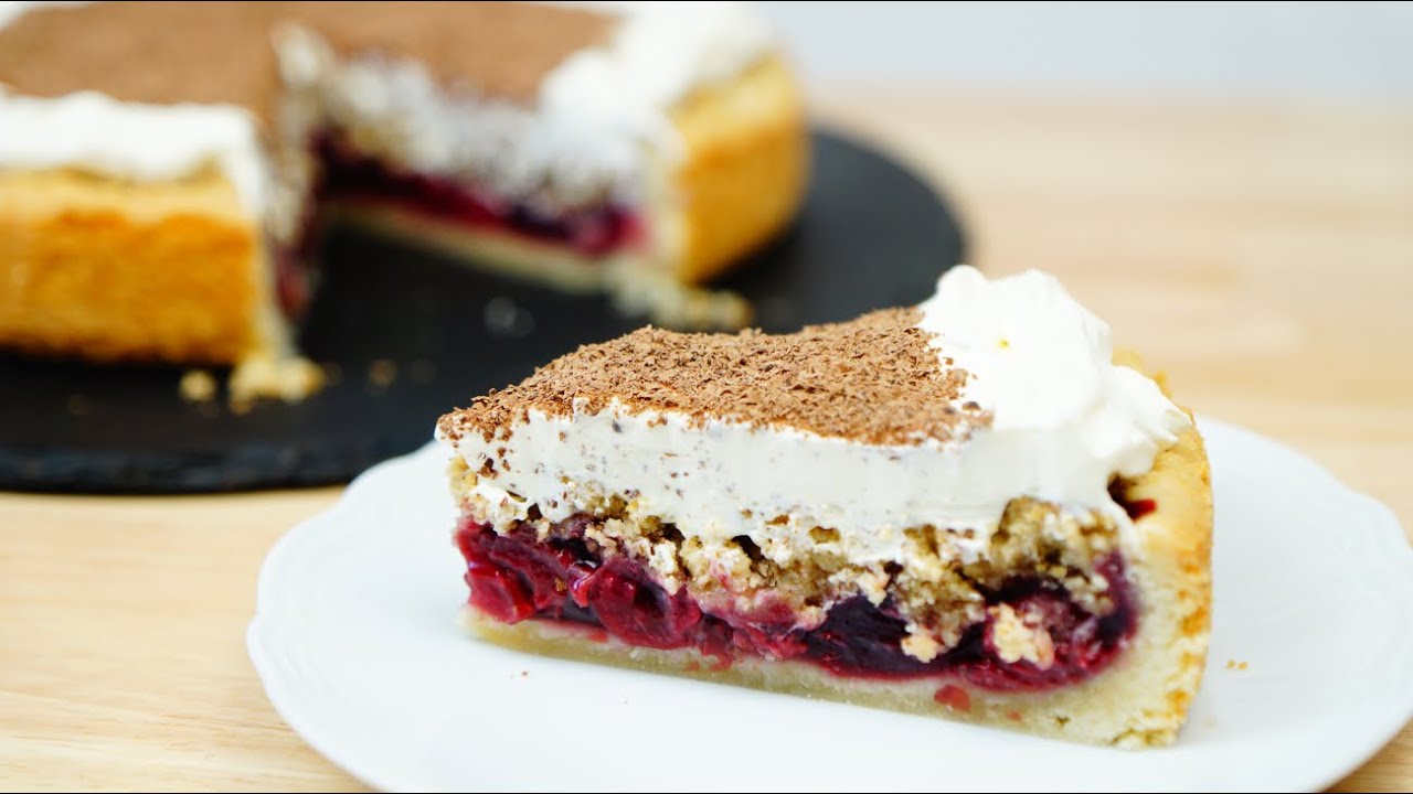 Feuerwehrkuchen | Streusel - Kirschkuchen mit Sahne und Schokoraspeln   -  vegan