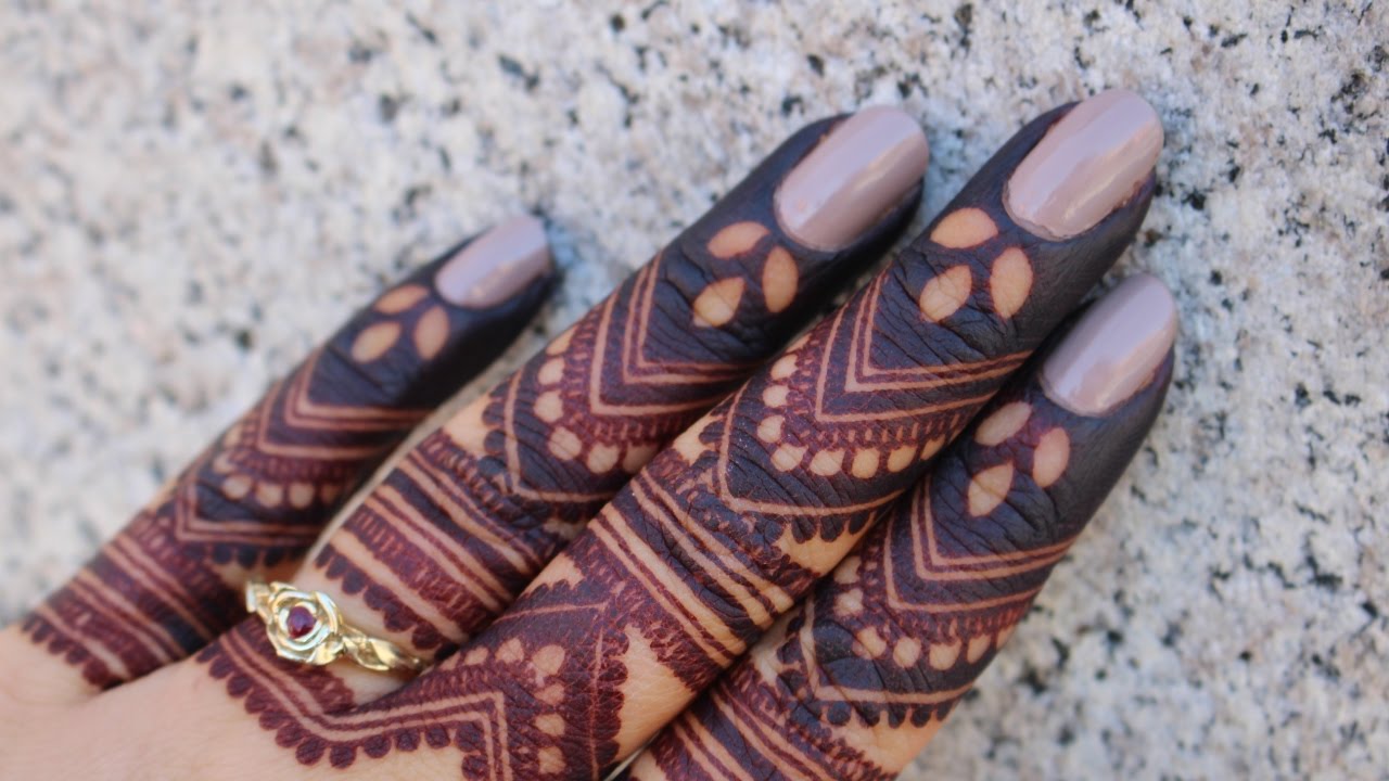 INTRICATE HENNA DESIGN FOR FINGERS by Henna CKG