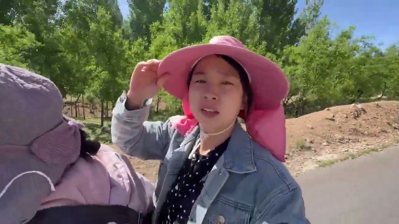 蜂蜜丰收了赶早下山去买菜请客吃饭结果却请的差点意思