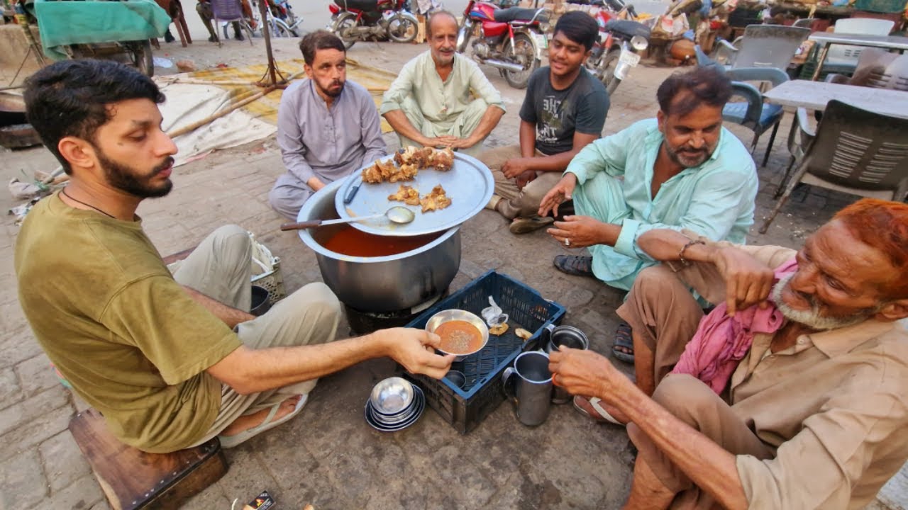 STREET FOOD 50 YEARS OLD ROADSIDE SIRI PAYE | JEDA SIRI PAYE | STREET FOOD PAKISTAN