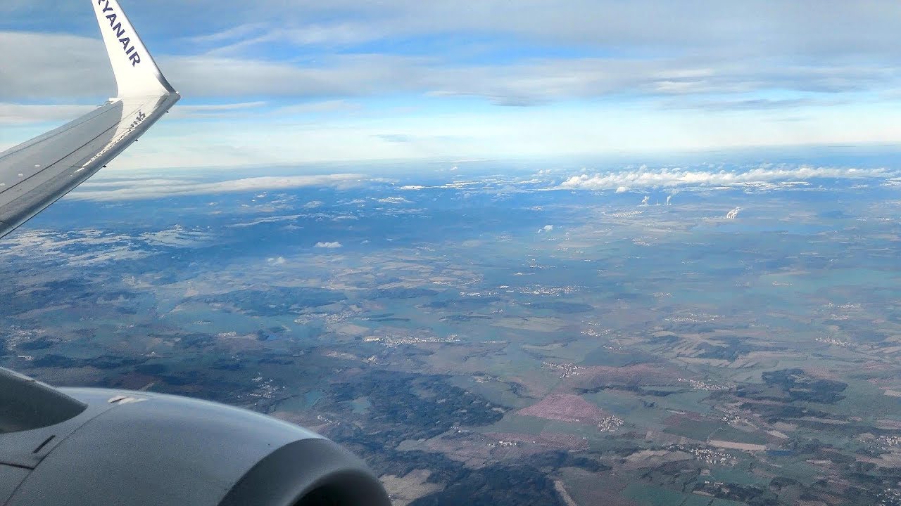 Approach and Landing in Prague Airport. Boeing 737-800 Flight FR1013