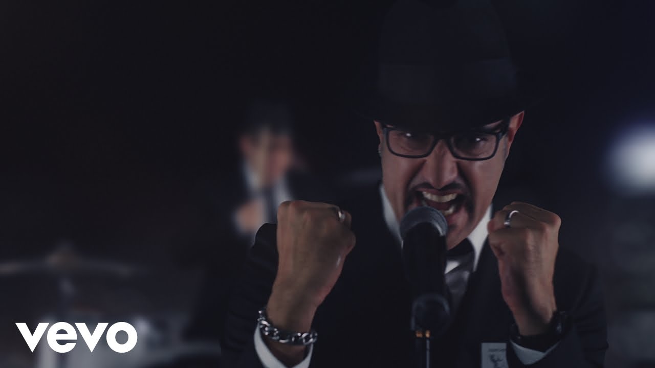 Eisbrecher - Zwischen uns (offizieller Videoclip)
