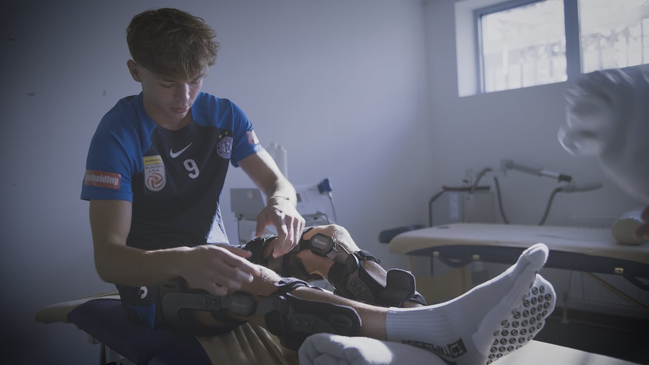Muki Husković gewinnt #comebackstronger-Preis bei der BRUNO-Gala (10/2023) #faklive #ViolaTV