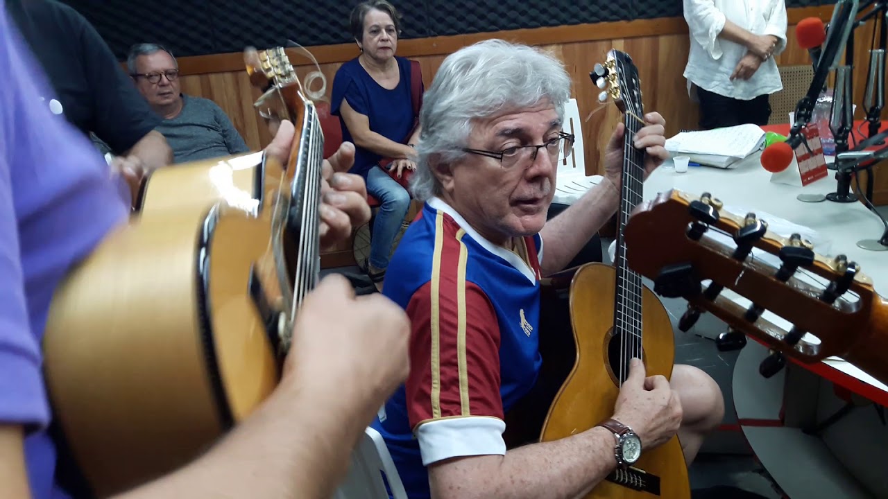 Minhas Mãos,  Meu Cavaquinho, de Waldir Azevedo - Cavaquinho Luiz José.