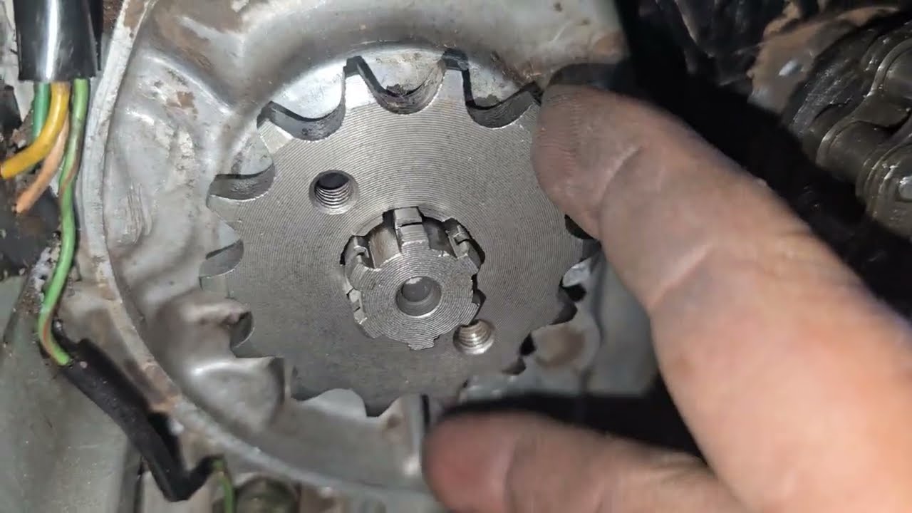 Esse &eacute; o motivo do eixo do pinh&atilde;o da SUA moto n&atilde;o durar NADA!!