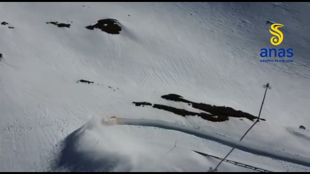 Sgombero neve Gran San Bernardo ripreso dal drone