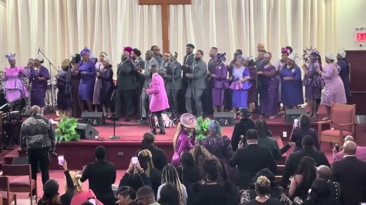 James Hall & Worship and Praise (He Reigns) 