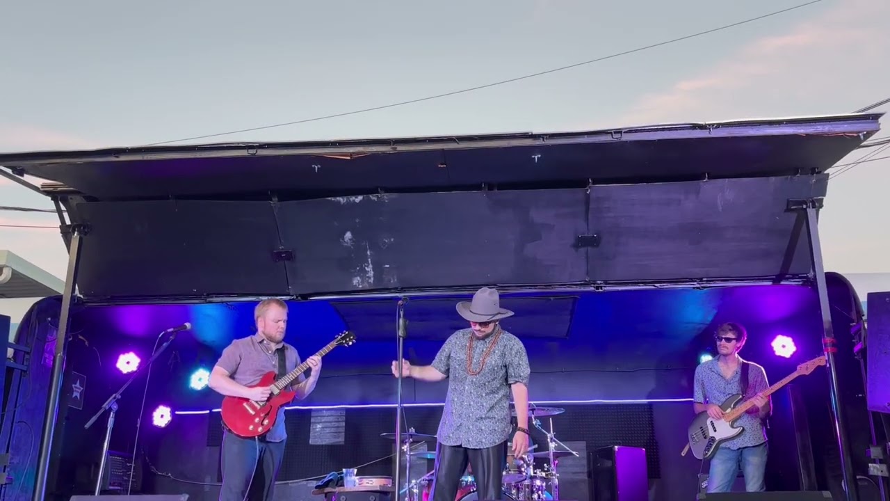 Jeff Woods Band - Sky is Crying (blues cover) LIVE on The Blues Bus @ Delta Blues Bristol, TN (2025)