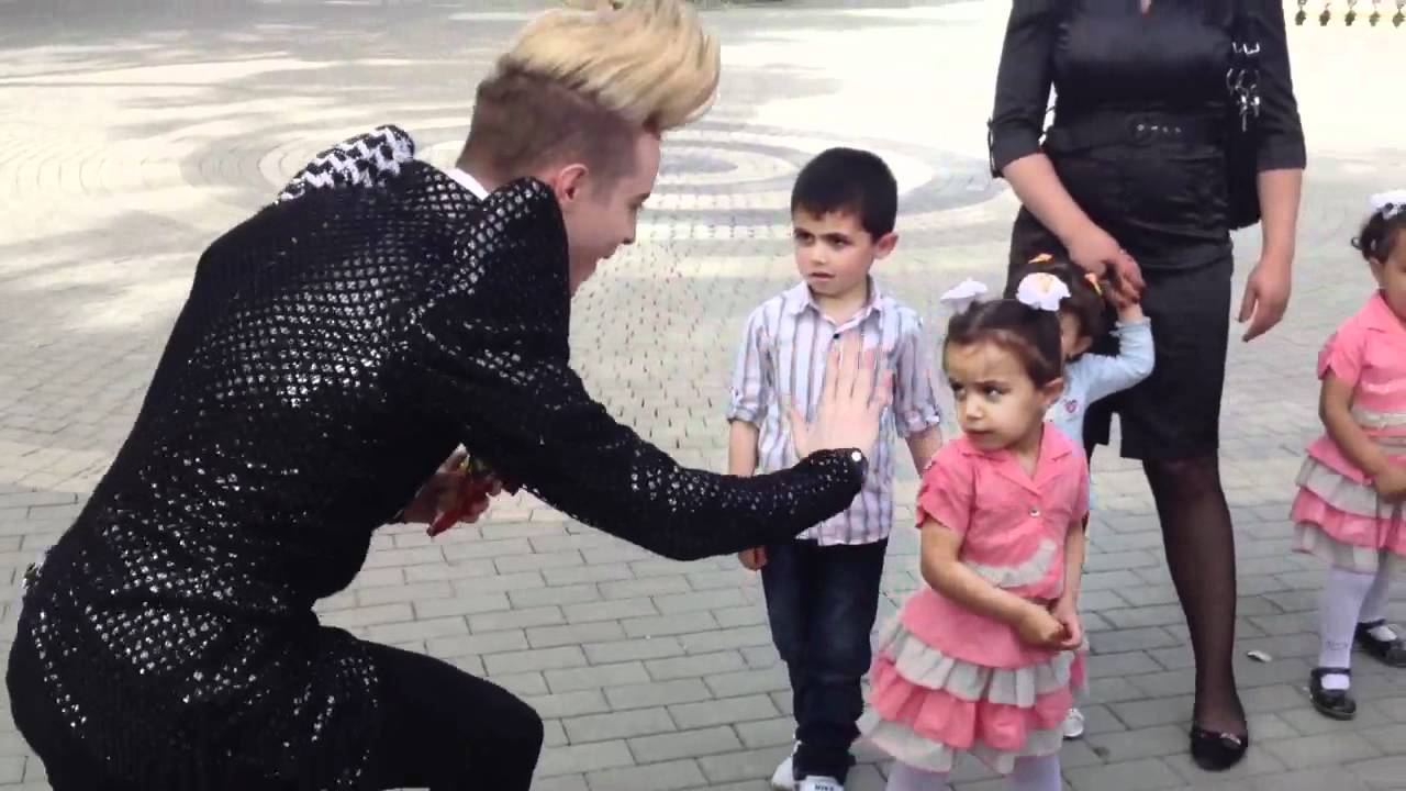Jedward EdzerbaiJohn with Twins