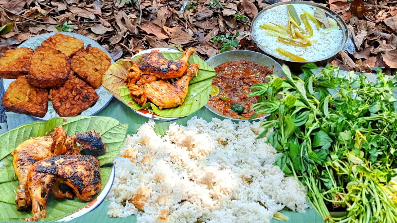 SUNGGUH NIKMAT MAKAN NASI LIWET DI DAPUR ALAM, SAMBEL TERASI,LALAPAN MENTAH,BEULEUM AYAM,TEMPE GRENG