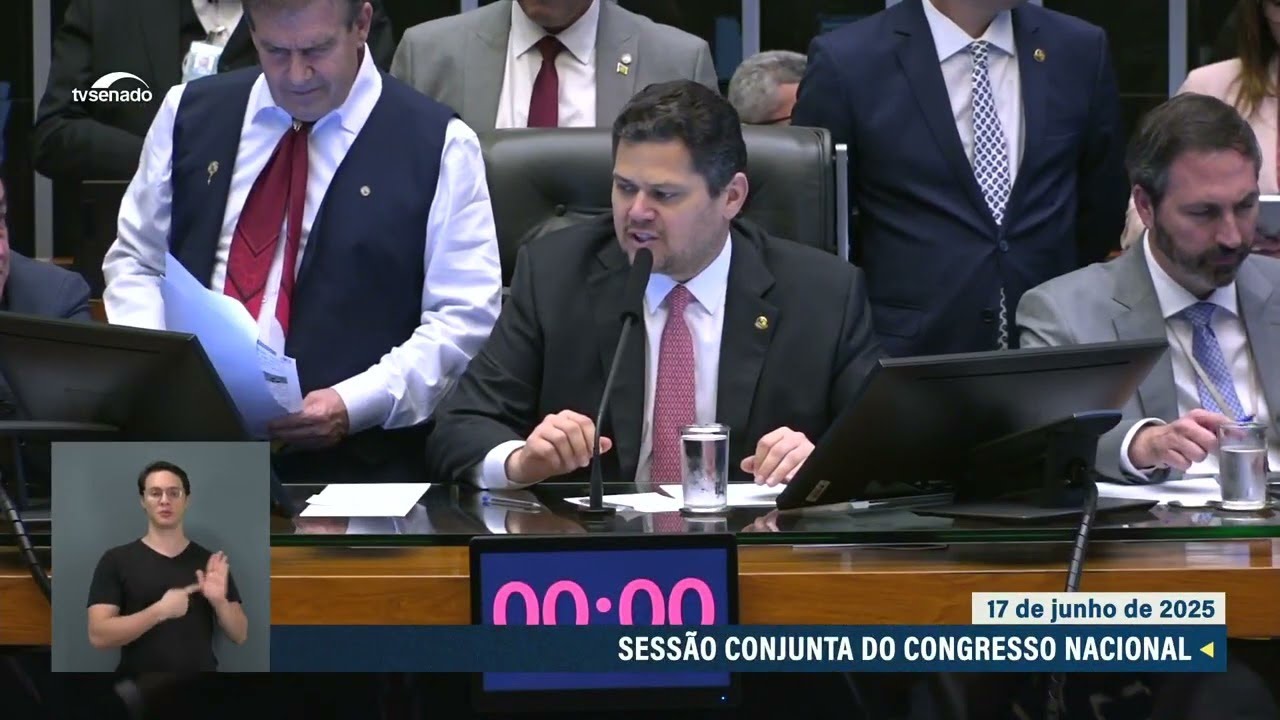 Em acordo com governo federal, Congresso derruba veto à pensão para vítimas do Zika vírus