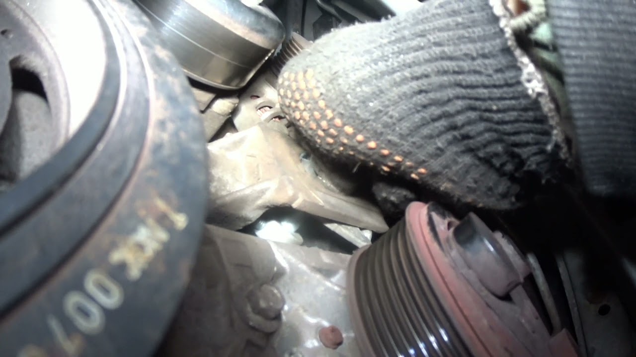 ✅✌🎥🛠👍 Nissan Tiida. Alternator drive belt replacement.