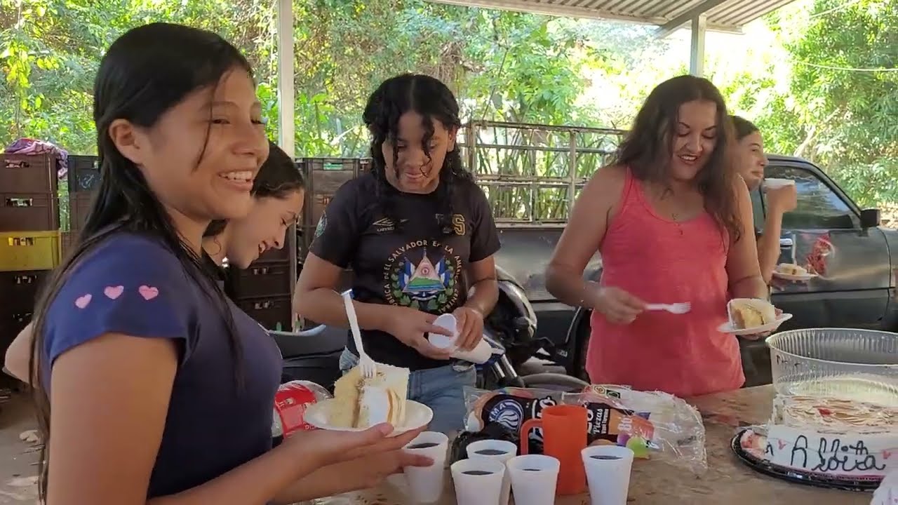 Feliz cumpleaños Albita 🥳🥳🥳