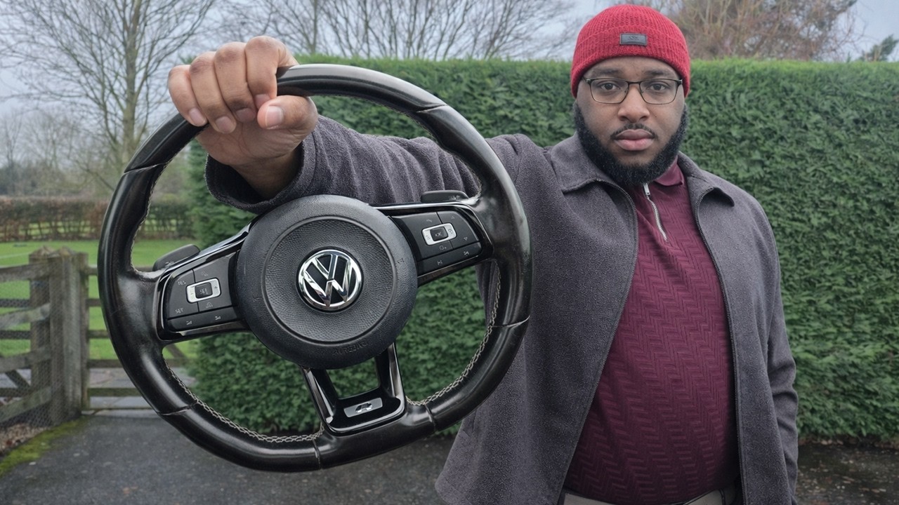 I put a Golf R steering wheel on my car.