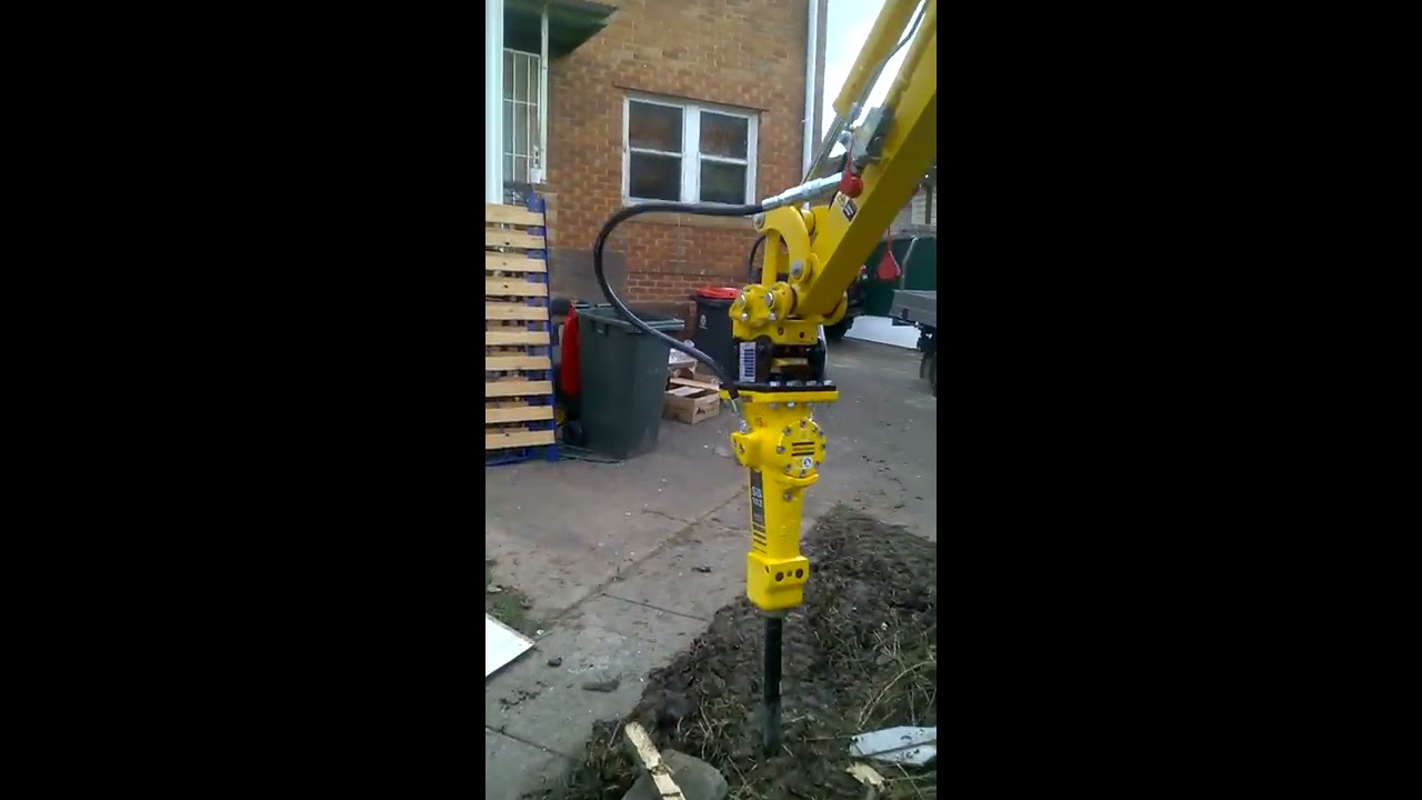 PC18mr-3 vs Atlas Copco SB102 hammer operation