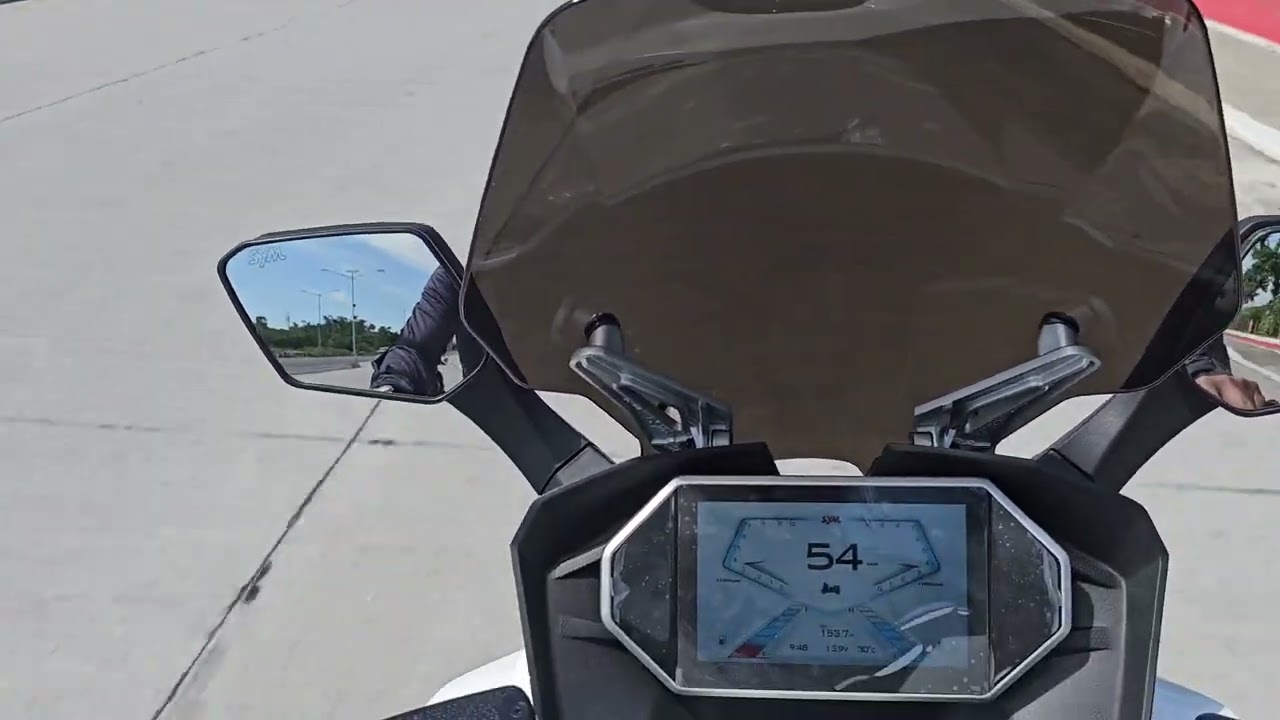 Test drive CRUISYM 400CC. 