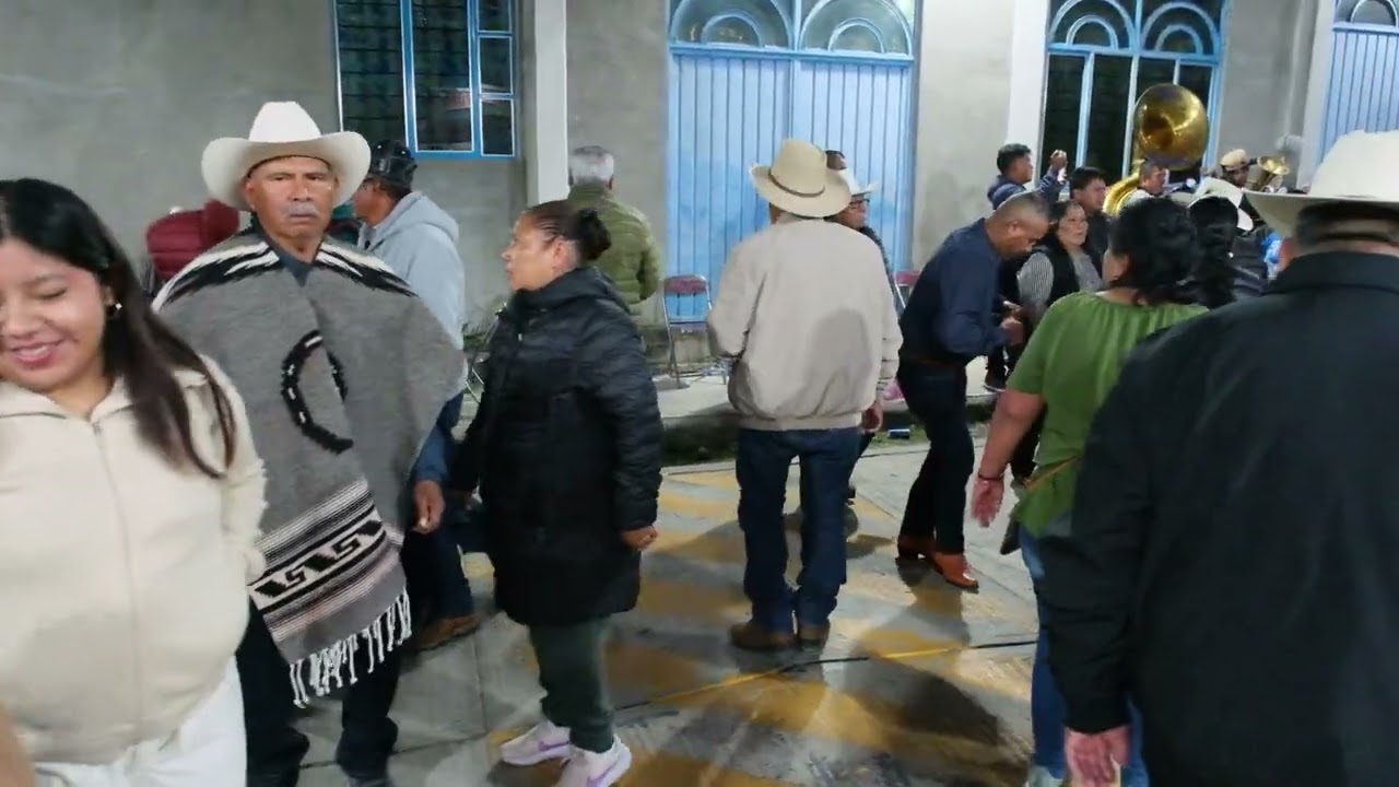 Que chingon toca esta banda en santa maria tindu oaxaca 