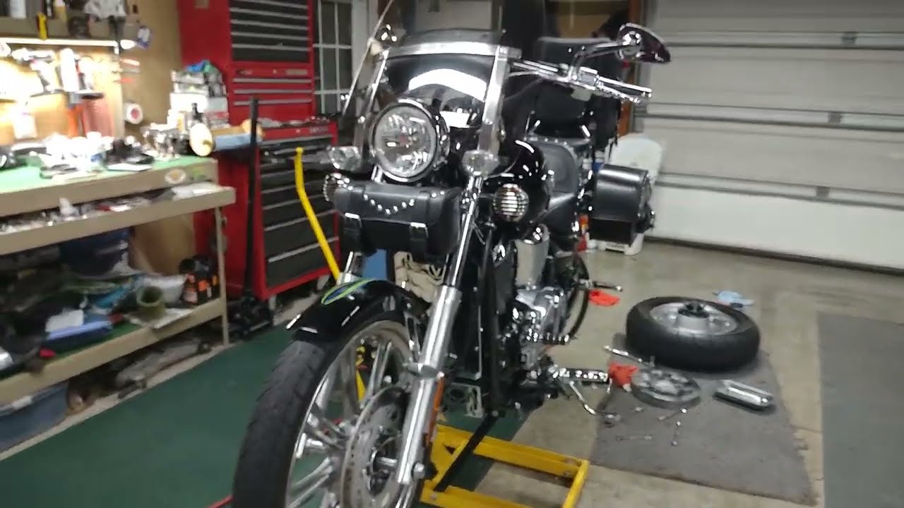 how to take off front wheel on a Kawasaki 900 custom