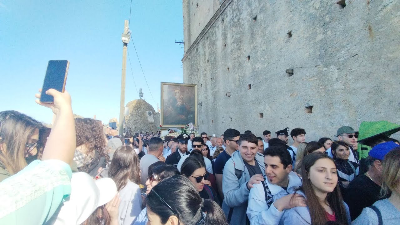 Discesa Madonna di Porto Salvo PENTIDATTILO,  27 Aprile 2024