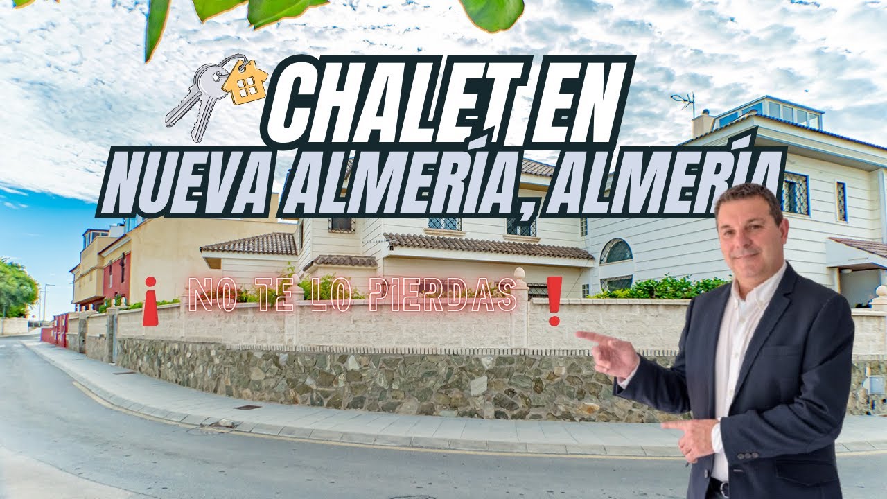 Chalet independiente en Almería | 8 dormitorios, 4 baños, garajes y vistas 🌟🏡