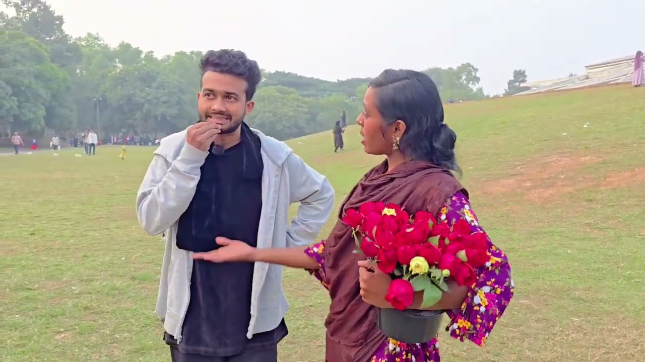 ফুল বিক্রেতা বৃষ্টি আমাকে কেন মারলো দেখুন একবার😱ভাইরাল রনি পাগলা এ কি আচরণ? #foryou