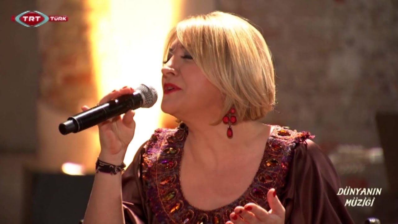 Kadifeden Kesesi   Meral Azizoğlu (Canlı Performans)