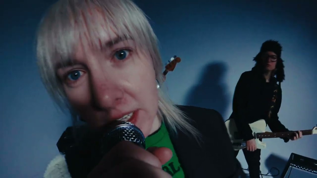 Laura Lee & the Jettes - Cloud Stripping (Official Video)